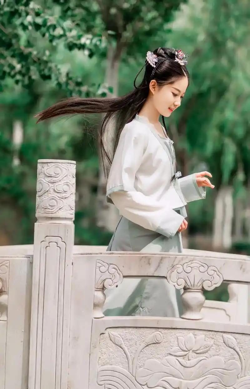 古风照片①"灵动"系.#古风 #新年快乐 #郭娓含 - 抖音