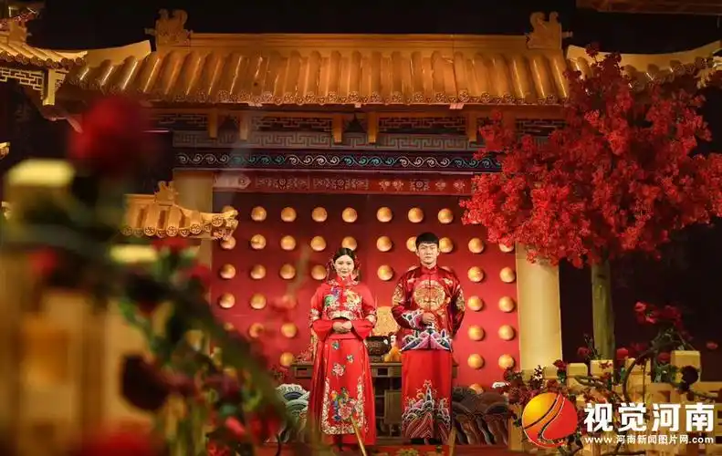 河南省首场大型新中式婚礼秀21日在郑州举行