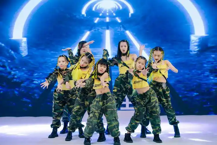 ntkids少儿街舞受邀出席2022舞林新生代广州启动发布会携手共创舞林