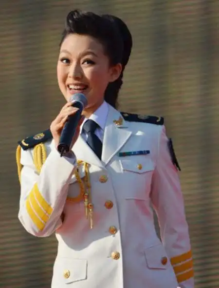 常思思东莞参加慰问演出送温暖祝福