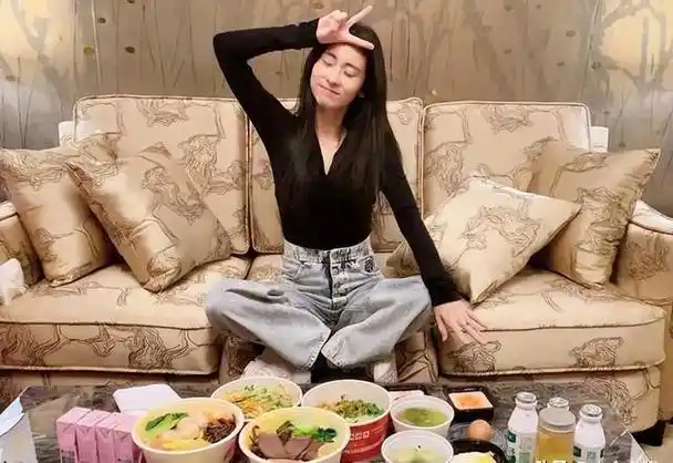 看了华晨宇家世背景,才懂了,张碧晨为啥偷偷给他生孩子了