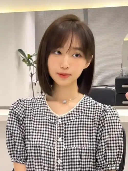 好看到踩脚的一刀切短发适合圆脸小脸女生