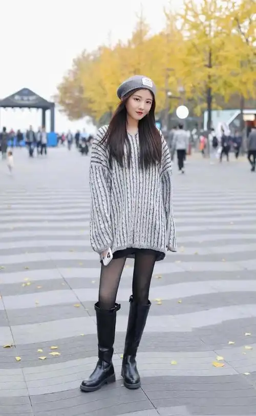 高筒靴 丝袜,如何搭配保暖又不显俗气
