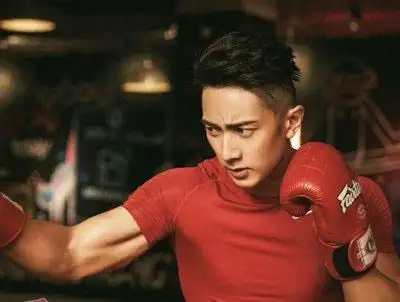 吴尊运动写真阳光帅气吴尊示范潮范短发发型