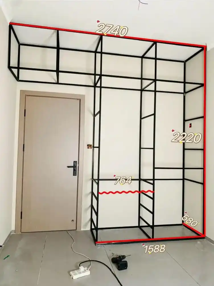 一个下午组装完第二套衣柜,剩下最后的衣帽间 - 抖音