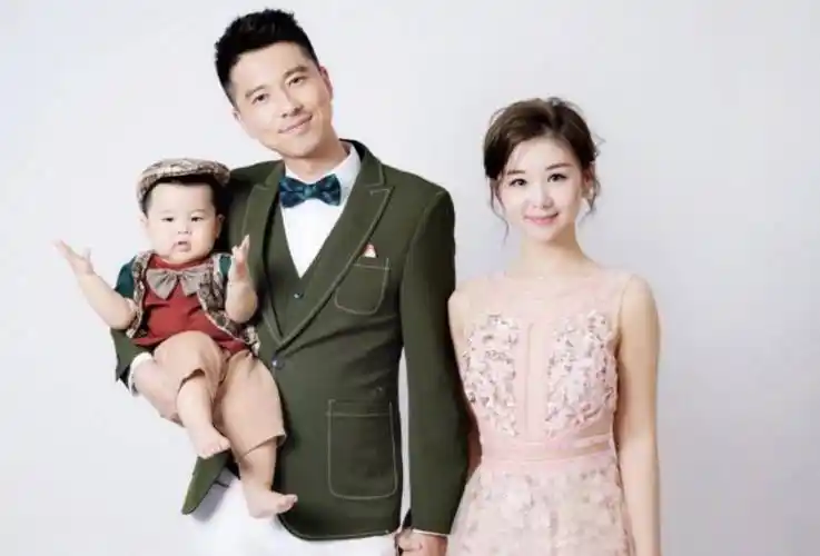 出道19年从不接吻戏,初吻留给富豪老公,被称为娱乐圈最干净女星