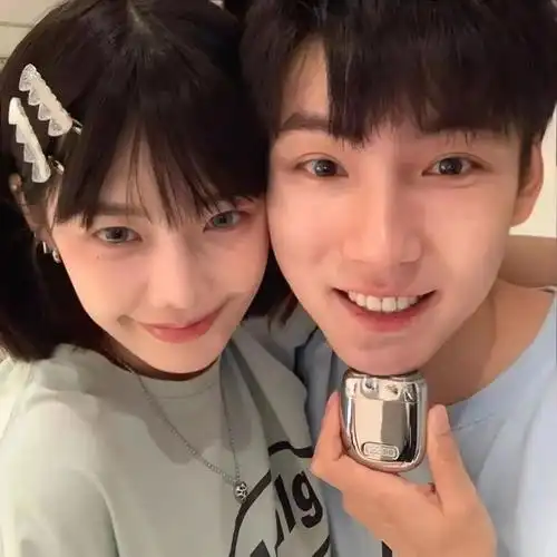 情侣头像| 姐弟恋是一种什么体验|姐弟恋_新浪新闻