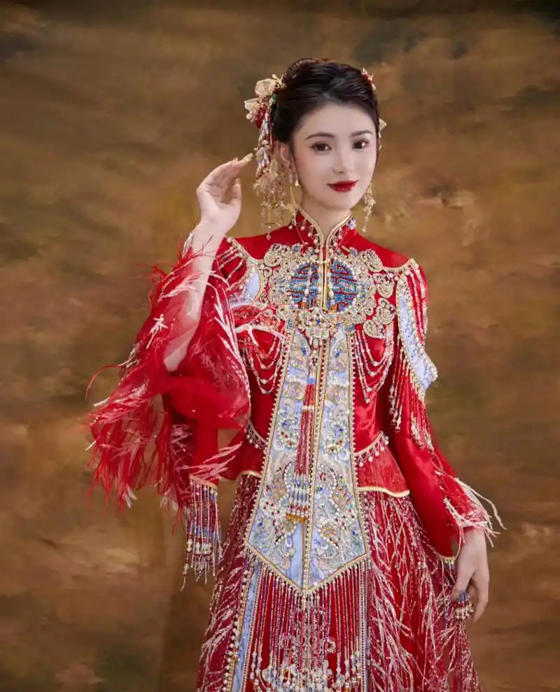 红色的秀禾服  漂亮