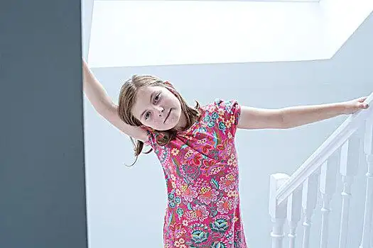 女孩,歪头,头像歪头女青年,手搭肩女人,歪头,头像芭蕾舞女,跳舞少男