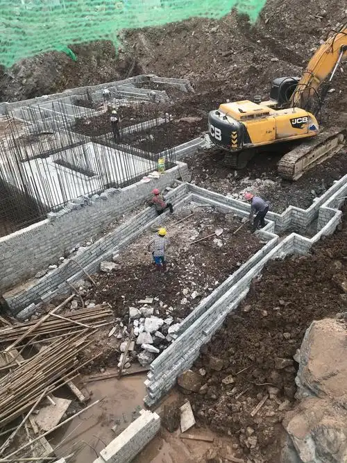 1号楼筏板垫层施工.