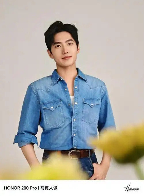 荣耀200系列全球代言人杨洋##买荣耀200就上荣耀商城##毕业总要拍张