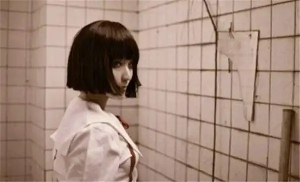 日本诡异歪头姐颈部扭曲脸色惨白难道日本都市传说是真的