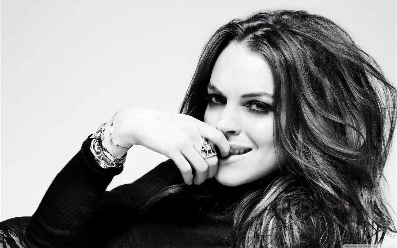 唯美黑白色调欧美美女大图电脑桌面壁纸下载