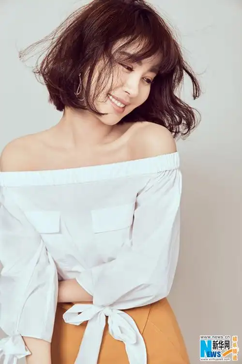 李菲儿最新写真 邻家女神俏皮可爱