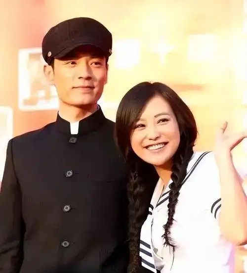 回顾郝蕾爱情婚姻都有泪带双胞胎儿子生活离婚后和父亲和解