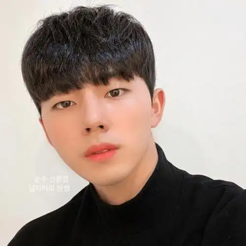 男士齐刘海发型