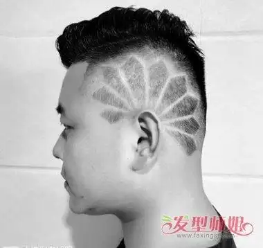 秋季男士耍酷鬓角剃两道杠hin潮 新款男生个性时髦鬓角刻痕发型设计