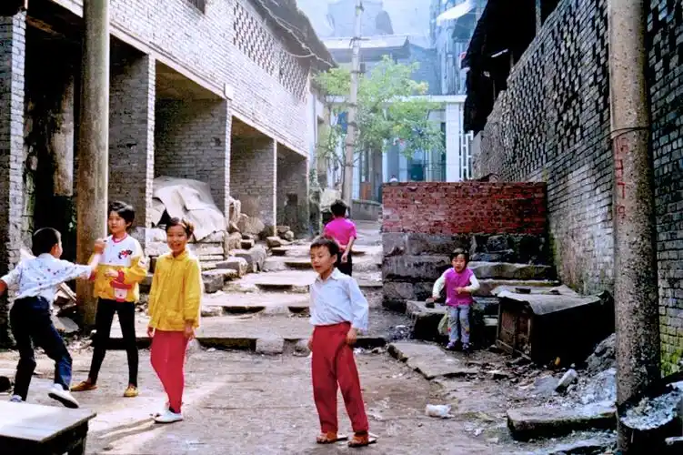 一组90年代的重庆老照片,有没有勾起你的回忆?