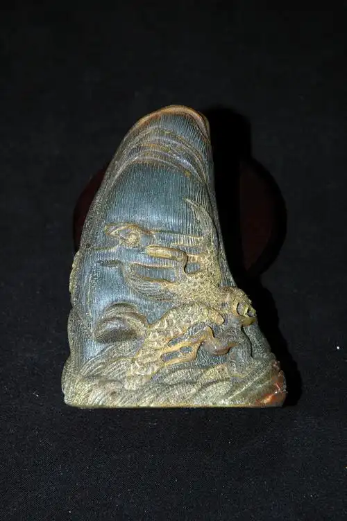 明代 苏门答腊犀角 雕秋山居士图摆件