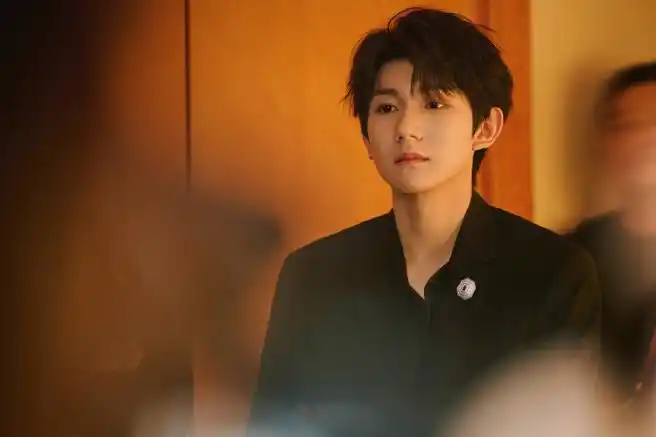 tfboys-王源佩戴#海瑞温斯顿#emerald signature高级珠宝腕表与海洋