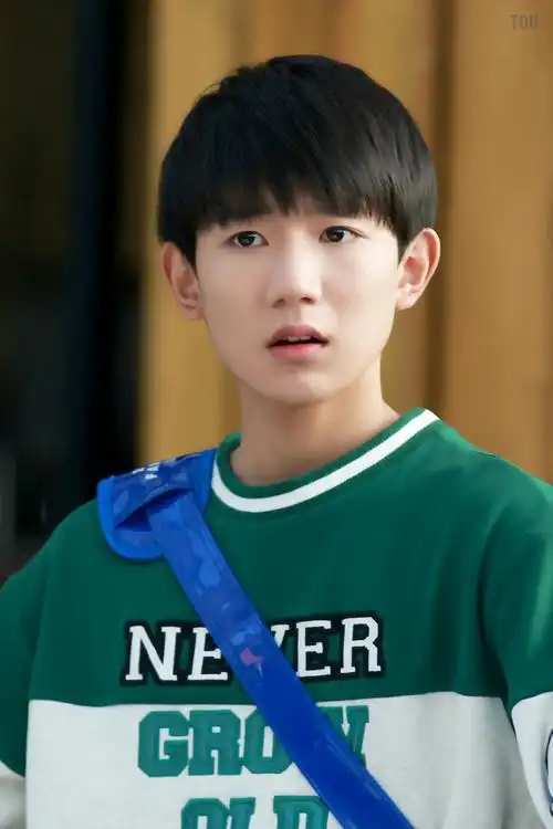王源 #tfboys 电视剧我们的少年时代拍摄花絮 高清 可爱