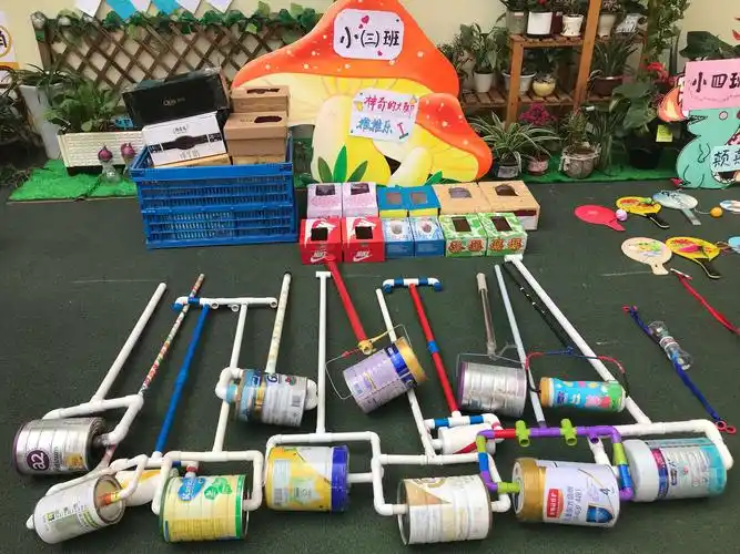 利用废旧物品,自然材料,制作出了低成