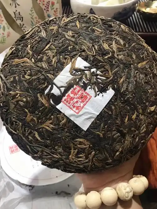 2017年冰岛茶区冰岛老寨云南普洱生茶饼礼盒