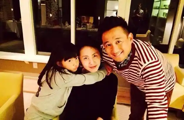 而且这三个孩子中,黄磊除了拿大女儿,二女儿做营销,对儿子的保密系统