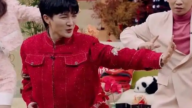 【周深】cw采访片段合集1(自存)