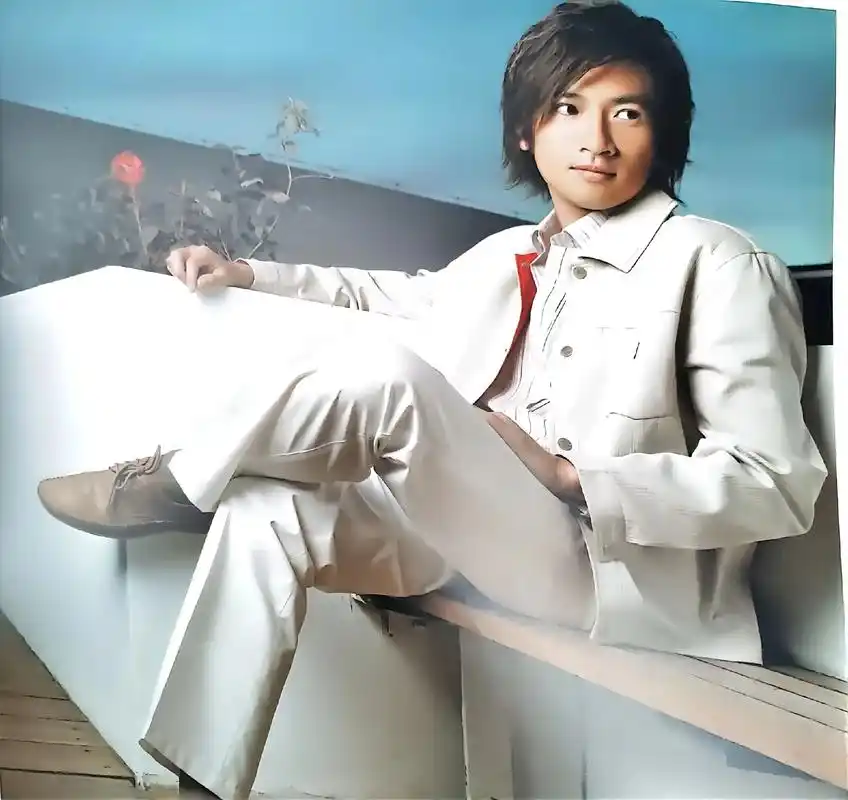 2003年苏有朋代言皇宝服饰的宣传册# - 抖音