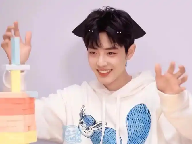 肖战  可爱的  体会到妈粉的心情了