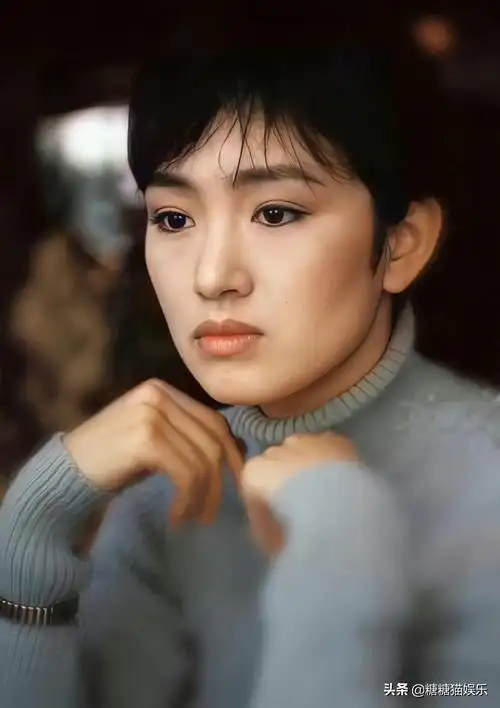 巩俐年轻时明艳动人,就这样的颜值还有人说不美
