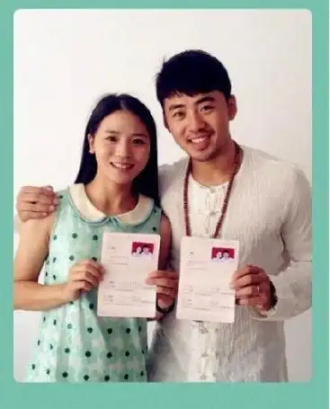 黄英老公曹帅个人资料据说黄英的老公名字叫曹帅,是一名影视功夫新星.