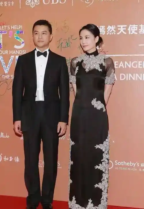 有一种美叫"王菲穿旗袍"!端庄优雅,惊艳又迷人_修适_大气_身材