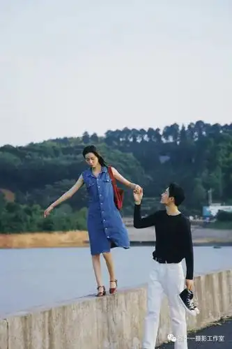 超甜情侣合照 pose 指南!_男生