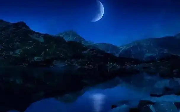 八首唯美的秋月诗词,思苦自看明月苦,人愁不是月华愁