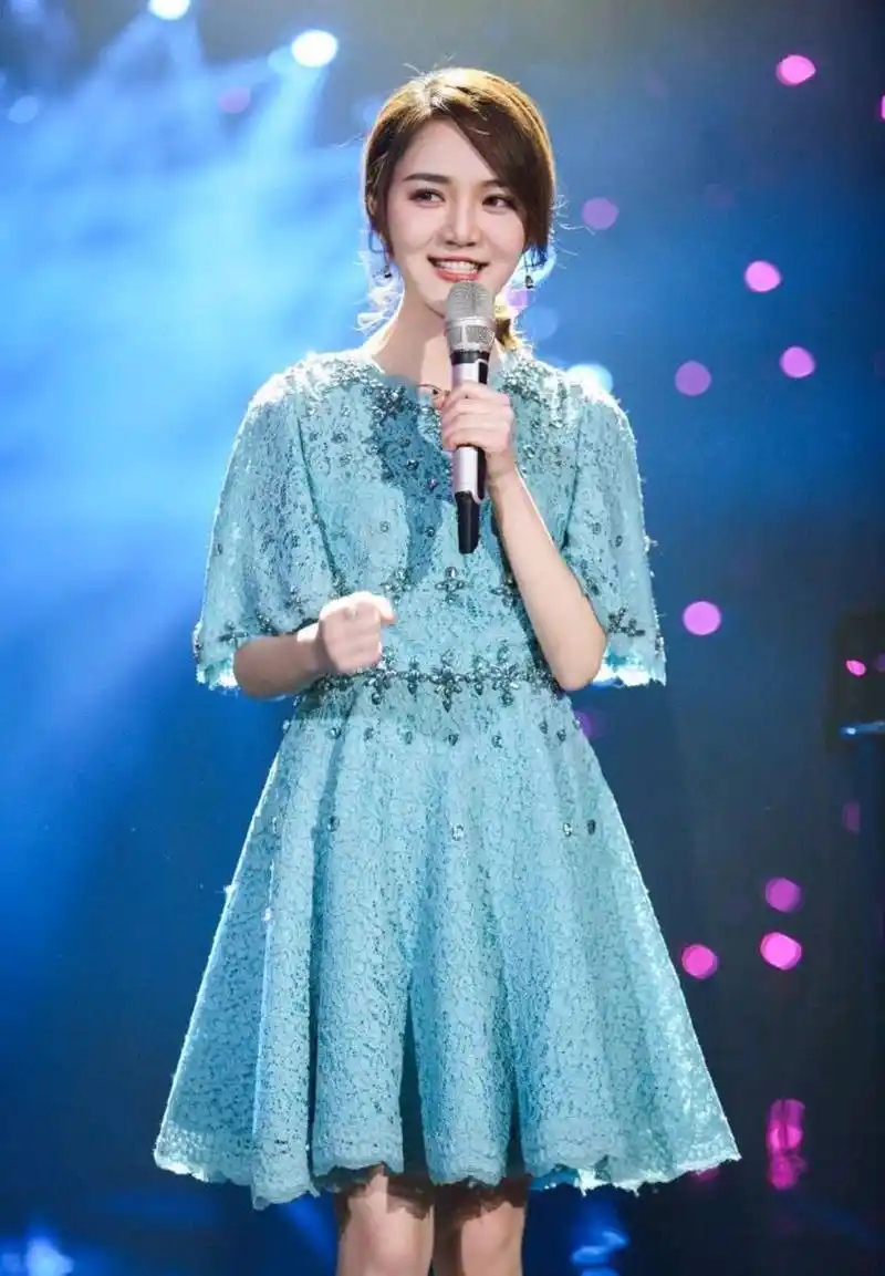 精美图集|靳梦佳,精致美丽的女主持人,演员