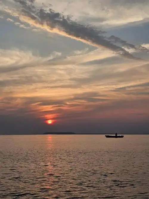 外地游客友友们答应为你拍摄的洞庭湖夕阳照片来了