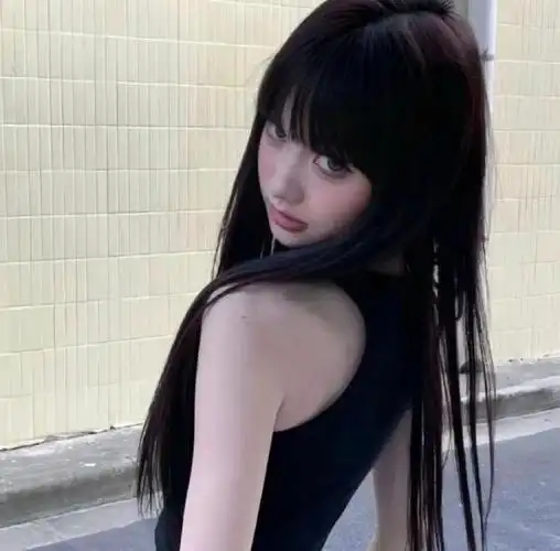 酷拽高冷女生头像