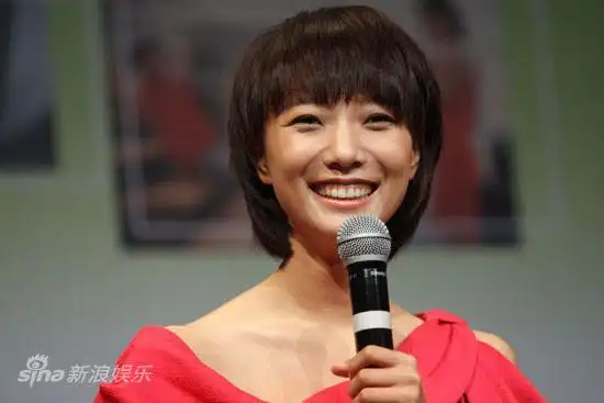 图文恋爱前规则发布会王珞丹笑容灿烂