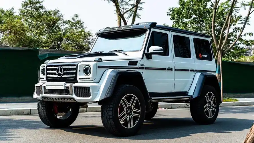 奔驰大g4x4.#我与汽车的日常 #成都汽车贴膜 #奔驰大g - 抖音