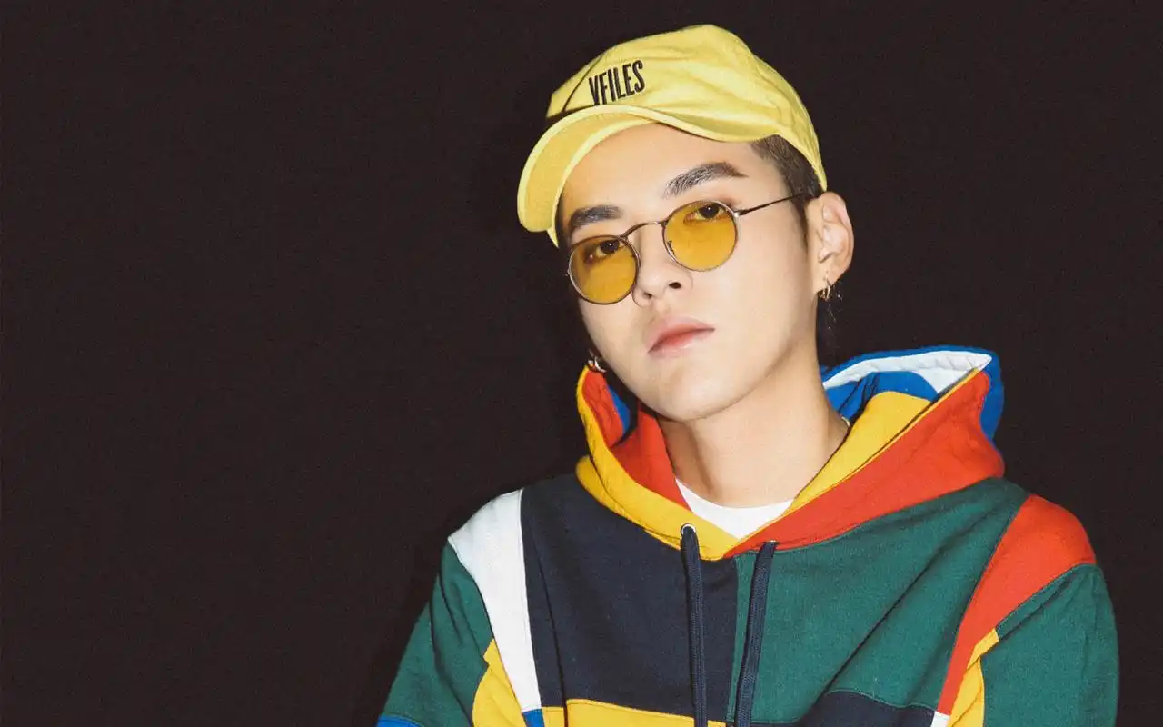 吴亦凡嘻哈风帅气写真高清图片壁纸