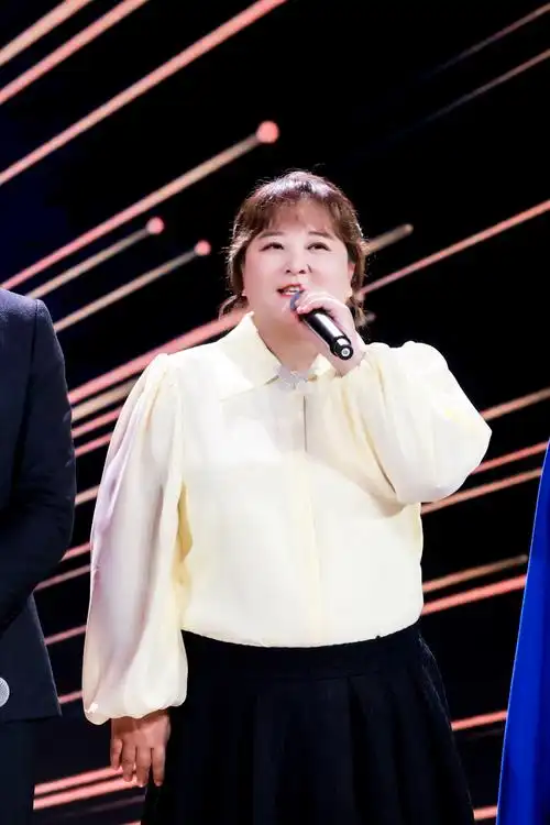 2021微博电影之夜启幕贾玲获得年度最受欢迎导演荣誉