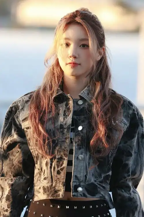 宋雨琦出道五周年接力产出