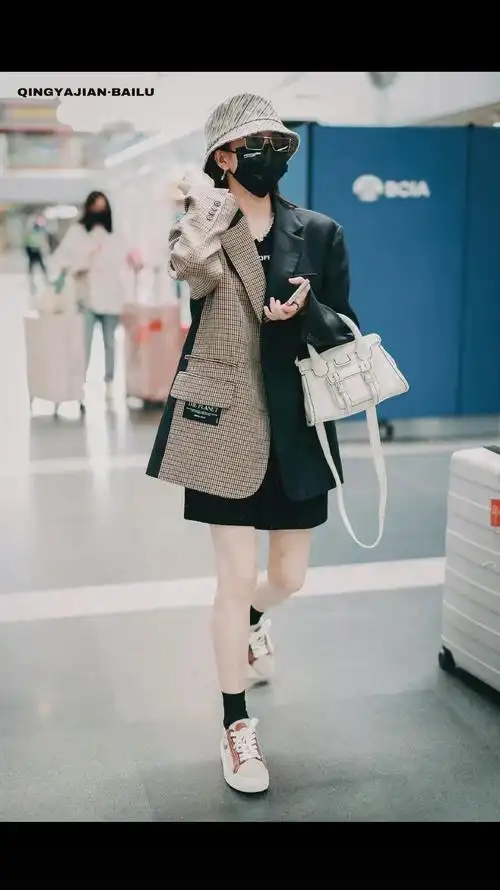 104近一周国内女明星机场街拍图二