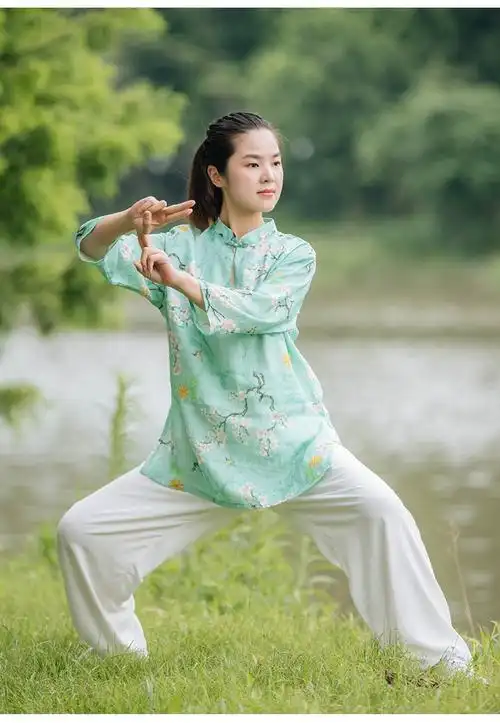 太极服女装2022新款高端飘逸棉麻苎麻太极拳练功装女夏天薄款绿色套装