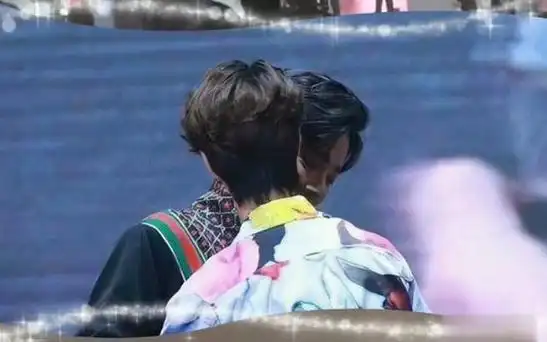 战哥,小心腰……#陈情令泰国见面会 #陈情令肖战王一博 #博君一肖