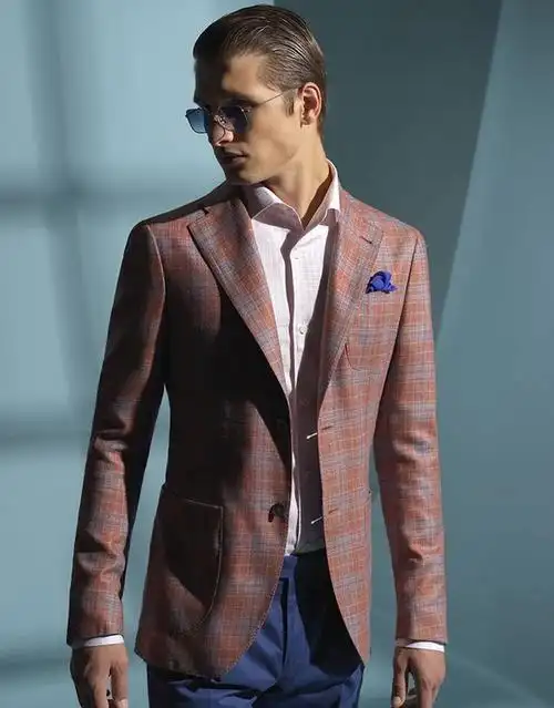 还在穿黑色两件套?来看看2020年男士西装该有的样子吧