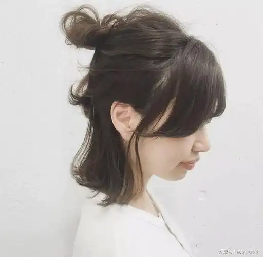 短发扎发,慵懒随意又凉爽,简单大气又显气质|丸子头|卷发|发型|发尾