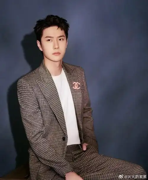 王一博八字分析